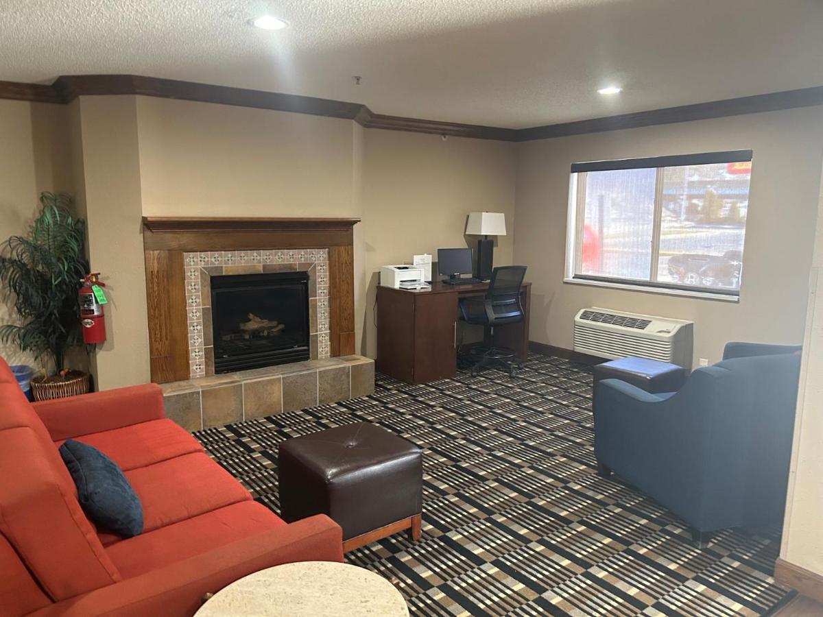 Quality Inn & Suites Bradford Exterior foto